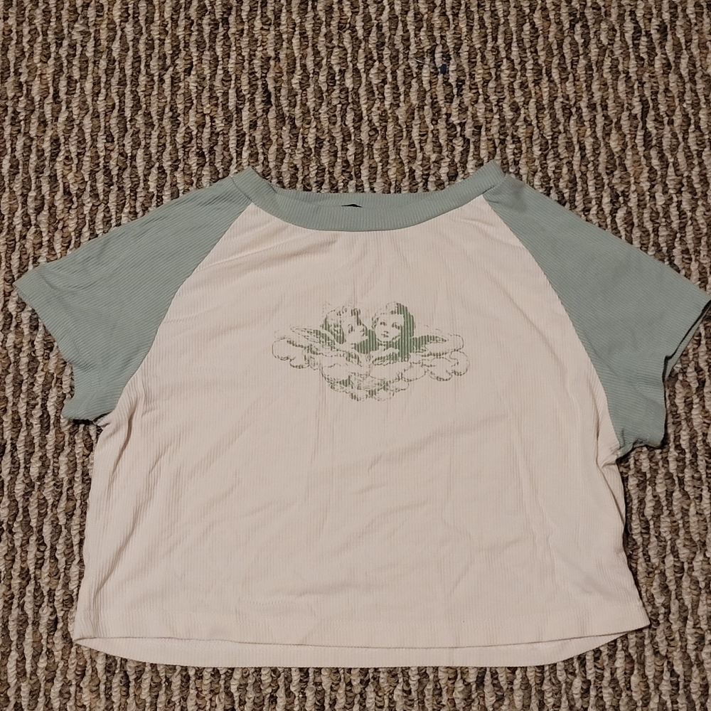 Angle baby cropped top